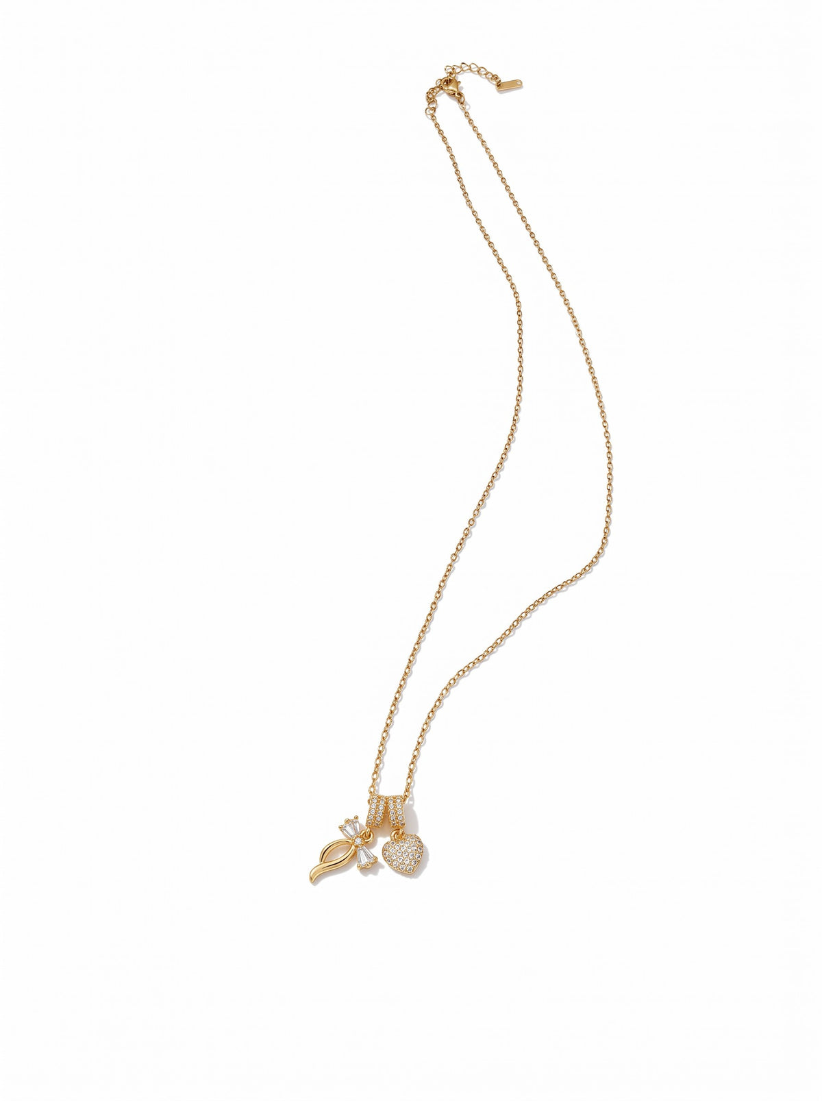 Elegant Decorative Heart Pendant Necklace with Delicate Chain